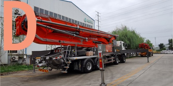 泵车在伸展支腿时，要注意哪些