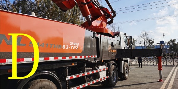 一台混凝土输送泵由哪些零部件组成？