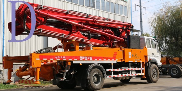 哪些是混凝土输送泵泵送时的特点？