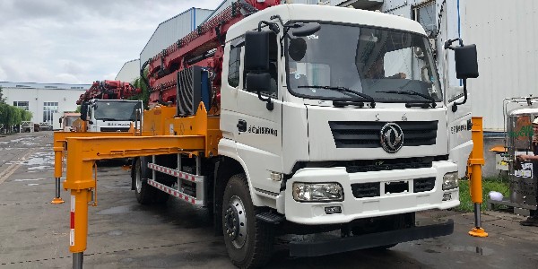 泵车臂架双油缸不同步怎么办？