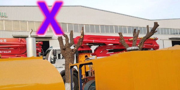 混凝土泵之水灰比例过大、水泥含量大小对输送管的影响