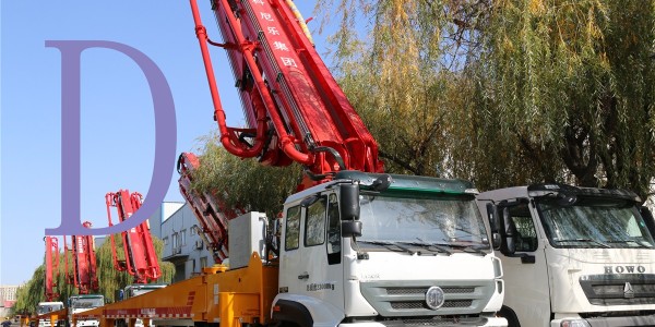 混凝土输送泵如何用球来清洗？