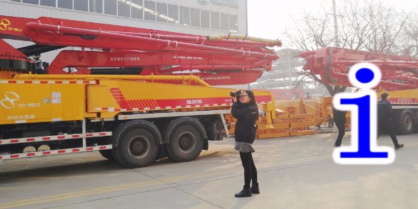 小型混凝土泵车发生堵管及油管爆裂时需要采取哪些措施？