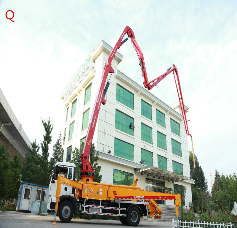 小型混凝土泵车，混凝土泵车，天泵，小型泵车