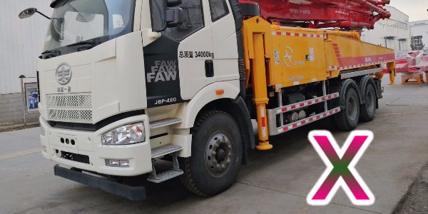 为什么小型混凝土泵车部分位置的臂架不能打开或移动？