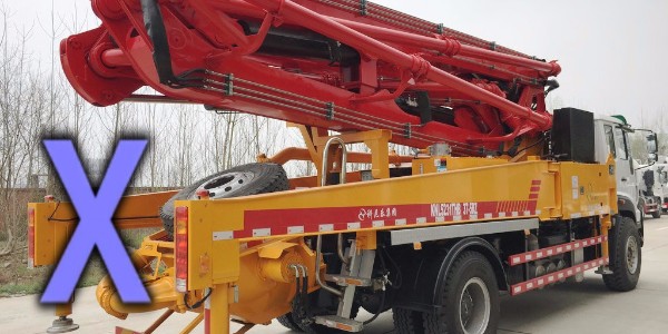 小型泵车—浇注时，所泵送的骨料出现空隙该咋办？