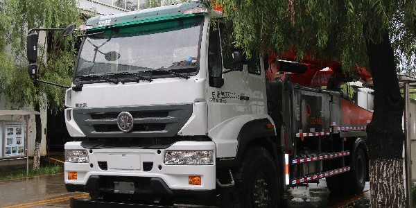 泵车液压油掺进污染物如何解决