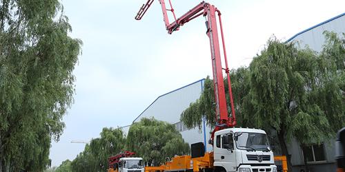 科尼乐浅析小型混凝土泵车工作中倾倒侧翻如何预防？