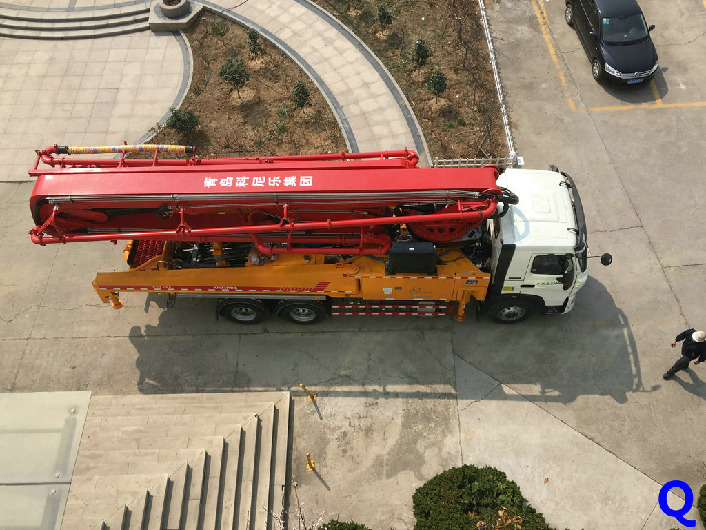 小型混凝土泵车，混凝土泵车，天泵，小型泵车