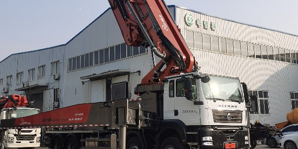 当泵车液压油底部有沉淀水时怎么解决