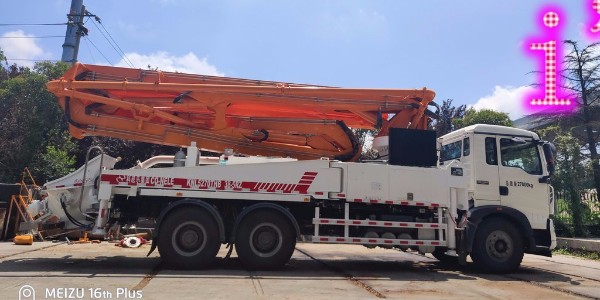 在选购时，除了考虑泵车价格之外，还需要考虑哪些重要因素？