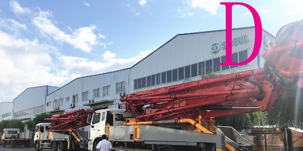 如何挑选一台合适的小型混凝土泵车？