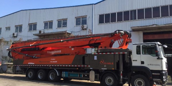 泵车料斗内的积料如何处理