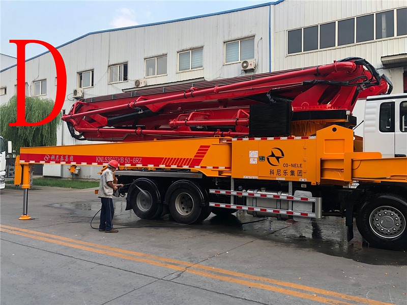 青岛混凝土泵车价格 (2)