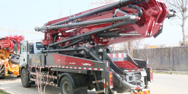 泵车应随时监视各种仪表和指示灯