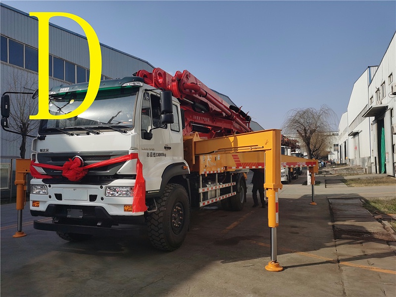 青岛混凝土泵车价格 (2)