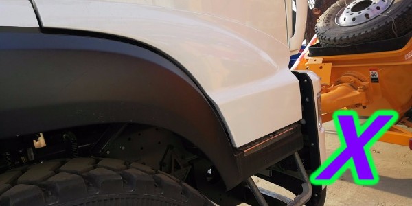 混凝土泵的实际出口压力和实际输送方量受哪种因素制约和影响？