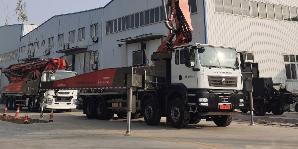 泵车在作业过程中，如何预防伤害风险