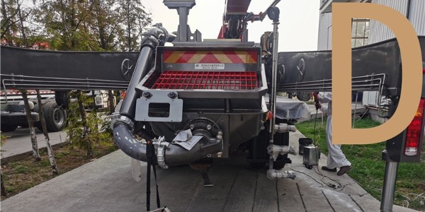 如何处理混凝土泵非堵塞性中断的情况？