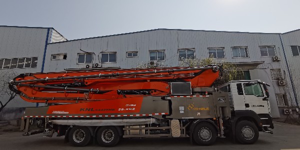 泵车泵送时为什么不能向后？