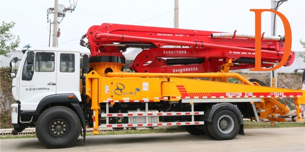 日常混凝土输送泵选用时要注意什么？