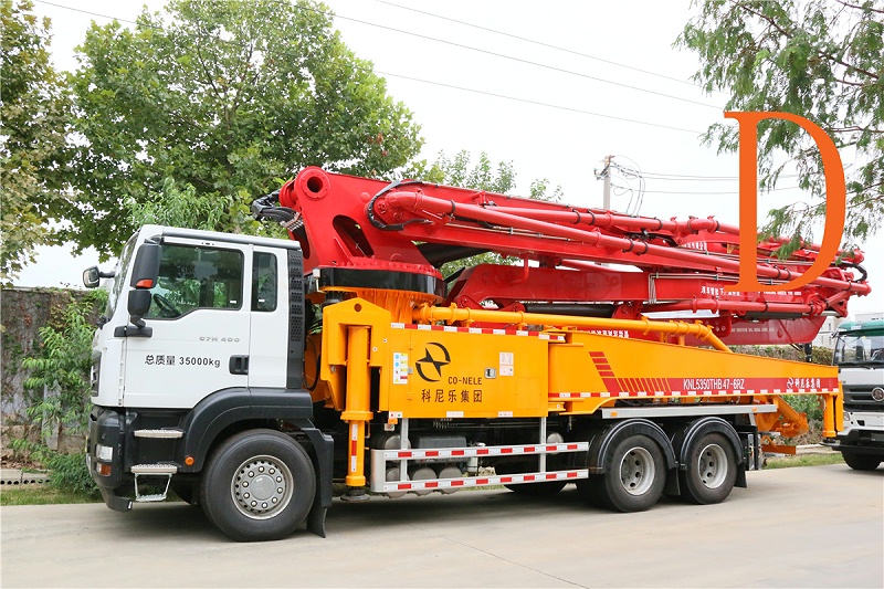 青岛混凝土泵车价格 (2)