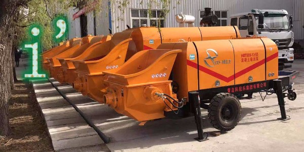 混凝土泵施工时料斗中混凝土面应保持在搅拌轴中心线以上