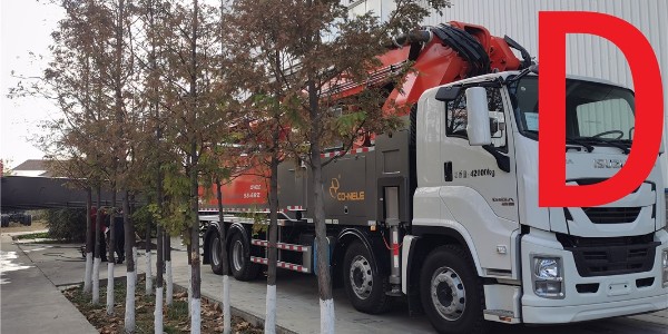 泵车排油过程中，时刻注意油箱液位